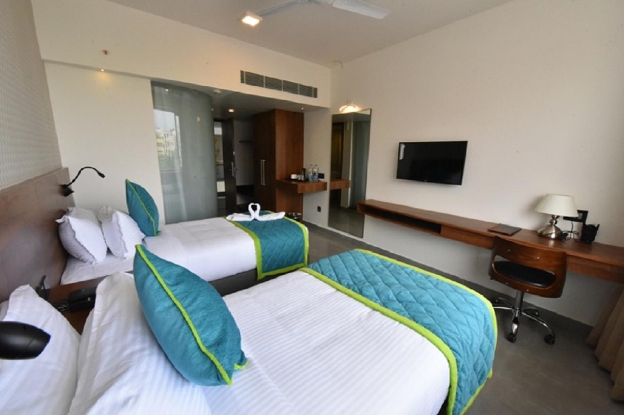 Vivid A Boutique Hotel Tiruchirappalli Exterior photo