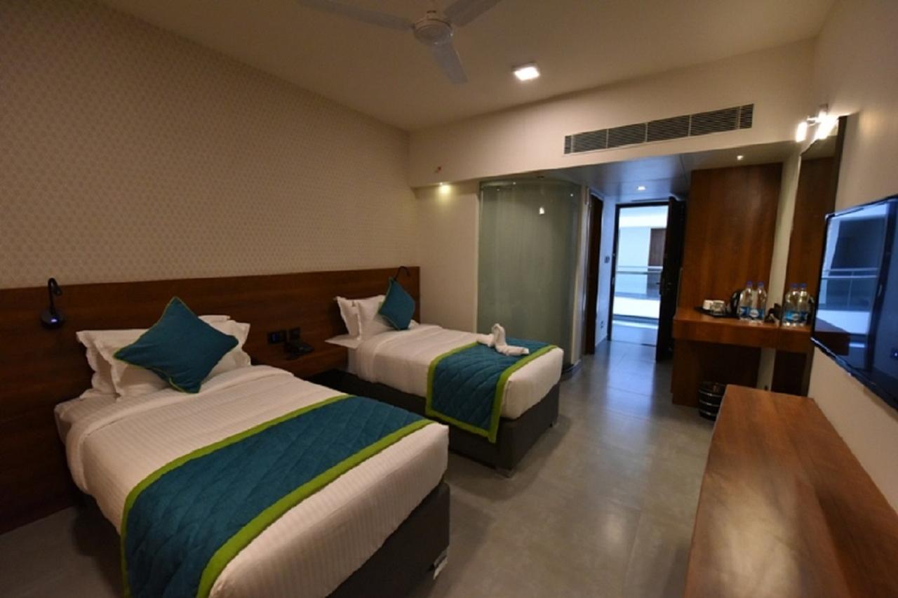Vivid A Boutique Hotel Tiruchirappalli Exterior photo